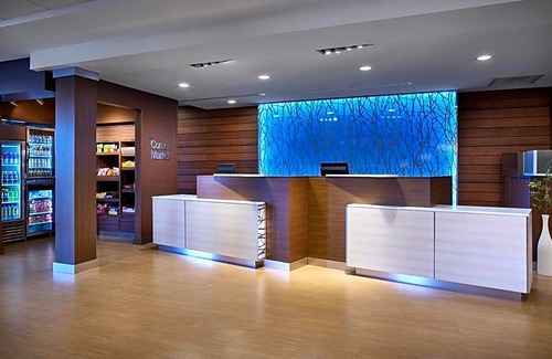 Jefferson Manor Hotel | 2-Star Hotel ∙ Fairfield Inn & Suites by Marriott Alexandria, Virginia