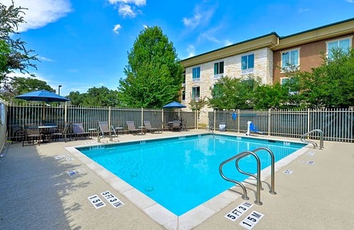 Sunset Valley Hotel | 2-Star Hotel ∙ Holiday Inn Express Hotel & Suites Austin SW - Sunset Valley, an IHG Hotel