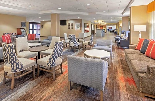 Jefferson Manor Hotel | 2-Star Hotel ∙ Hampton Inn & Suites Alexandria Old Town Area South