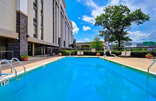 Jefferson Manor Hotel | 2-Star Hotel ∙ Hampton Inn & Suites Alexandria Old Town Area South
