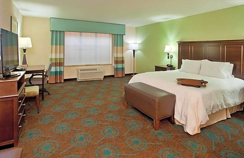 St. Cloud Hotel | 2-Star Hotel ∙ Hampton Inn and Suites St. Cloud