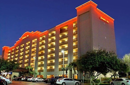 Oceanfront Hotel | 2-Star Hotel ∙ Hampton Inn Cocoa Beach