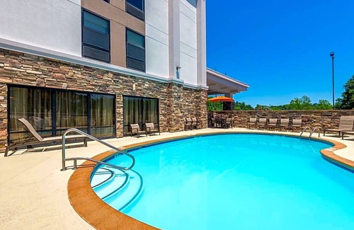 Wilkesboro Hotel | 2-Star Hotel ∙ Hampton Inn Wilkesboro