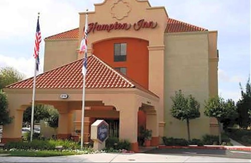 Milpitas Hotel | 2-Star Hotel ∙ Hampton Inn Milpitas