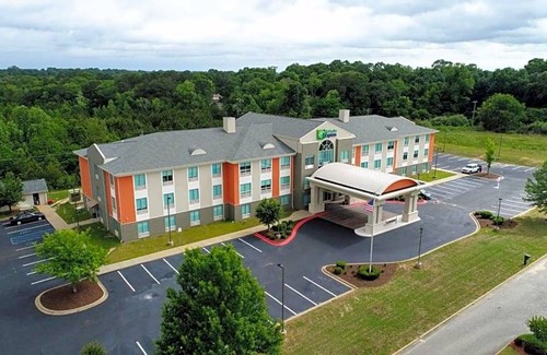 Enterprise Hotel | 2-Star Hotel ∙ Holiday Inn Express & Suites - Enterprise, an IHG Hotel