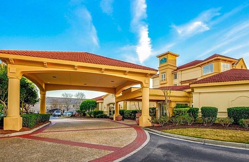Myrtle Beach Hotel | 2-Star Hotel ∙ La Quinta by Wyndham Myrtle Beach Broadway Area