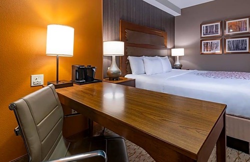 Durango Hotel | 2-Star Hotel ∙ La Quinta by Wyndham Durango