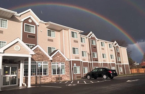 Binghamton Hotel | 2-Star Hotel ∙ Microtel Inn & Suites by Wyndham Binghamton