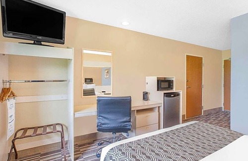 Clear Lake Hotel | 2-Star Hotel ∙ Microtel Inn and Suites Clear Lake