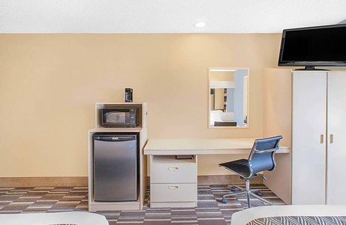 Clear Lake Hotel | 2-Star Hotel ∙ Microtel Inn and Suites Clear Lake