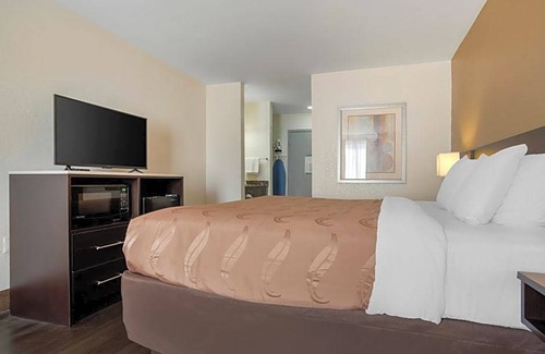 Phenix City Hotel | 2-Star Hotel ∙ Quality Inn Phenix City Columbus