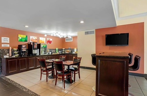 Phenix City Hotel | 2-Star Hotel ∙ Quality Inn Phenix City Columbus