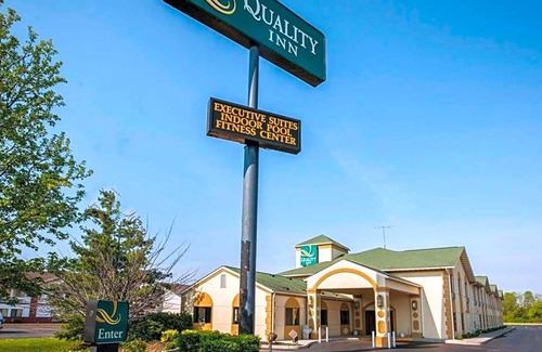 Franklin Hotel | 2-Star Hotel ∙ Quality Inn Franklin I-65