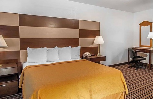 Roseburg Hotel | 2-Star Hotel ∙ Quality Inn Central Roseburg