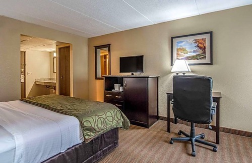 Tully Hotel | 2-Star Hotel ∙ Quality Inn Tully I-81