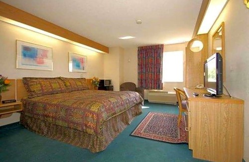 Willington Hotel | 2-Star Hotel ∙ Rodeway Inn Willington North