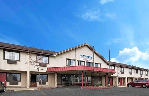 Syracuse Hotel | 2-Star Hotel ∙ Rodeway Inn Syracuse