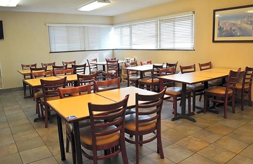 Cortez Hill Hotel | 2-Star Hotel ∙ Baymont by Wyndham San Diego Downtown