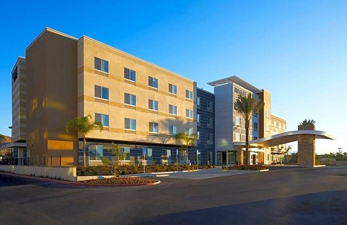 Moreno Valley Hotel | 2-Star Hotel ∙ Fairfield Inn & Suites by Marriott Riverside Moreno Valley