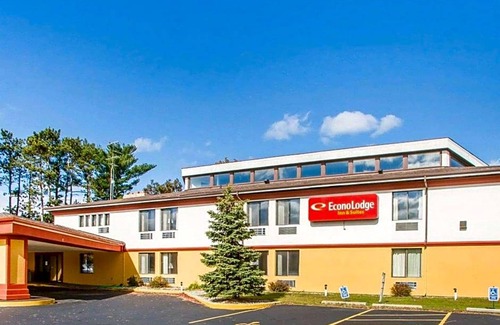 Stevens Point Hotel | 2-Star Hotel ∙ Econo Lodge Inn & Suites Stevens Point