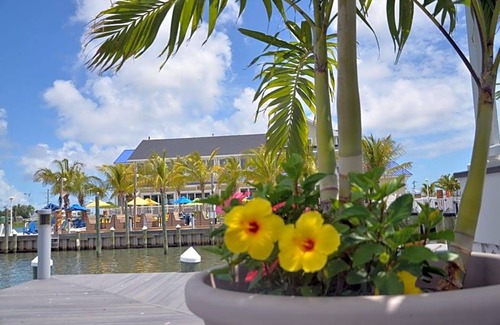 Chincoteague Hotel | 2-Star Hotel ∙ Fairfield Inn & Suites by Marriott Chincoteague Island Waterfront