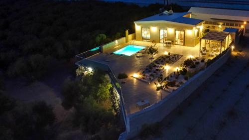 Limeniskos Villa | 2 steps Falasarna beach-Liakos- Homeleader