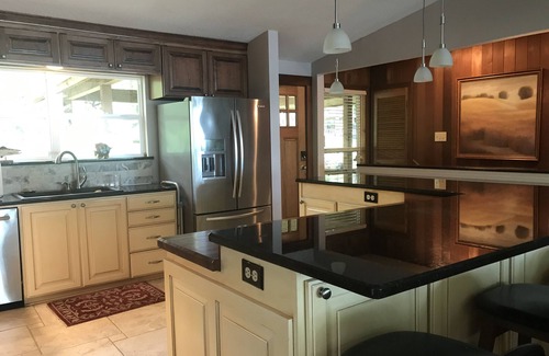 Leisure Land House | 2 Steps SE of Dallas Waterfront 4 Bedroom 2 Bath Sleeps 12 2400 sq ft