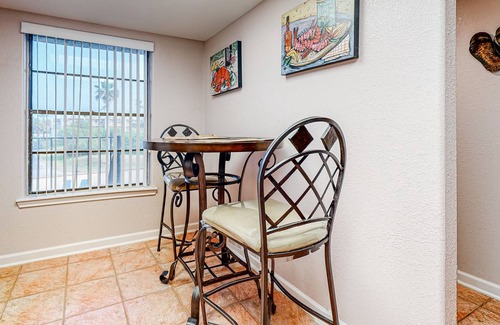 South Padre Island Condo | 2-story condo with on-site pool & pool views - private balcony & washer/dryer