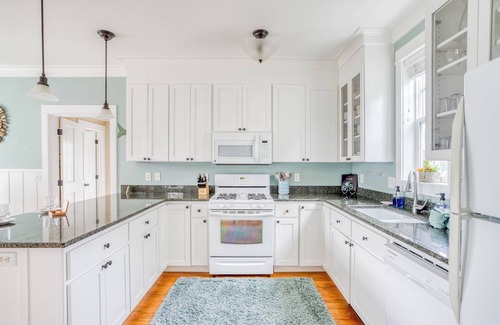 Lincoln City House | 2 Story Olivia Beach Beauty-Close to Beach-BBQ-Carriage House