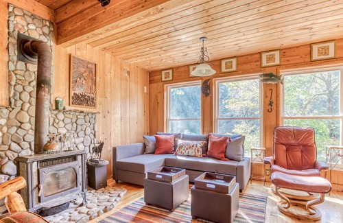 Washougal House | 2-story riverfront cabin with private beach, river views, grill, firepit and W/D