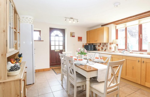 Norwich Cottage | 2 STUD COTTAGE, family friendly, with a garden in Buxton, Norfolk