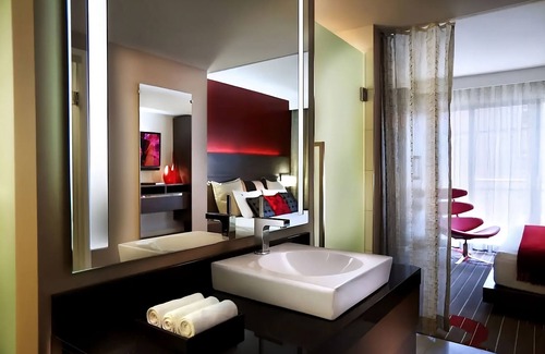 Gaslamp Quarter Hotel | 2 Suites 2 Queen Beds at Hard Rock Hotel San Diego, Historic Gaslamp!