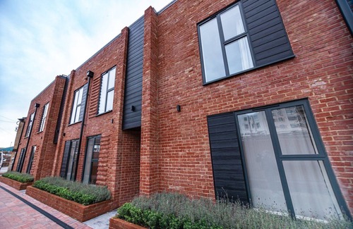 St Leonards-On-Sea Apartment | 2 The Hideaway (2mins from the beach)