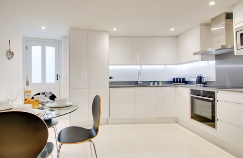 Dartmouth Apartment | 2 The Sail Loft - Two Bedroom Apartment, Sleeps 4