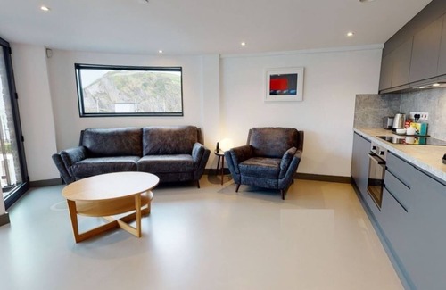 Hele Apartment | 2 The View Ilfracombe seafront (2 Beds)