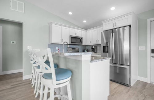 Englewood Apartment | 2-Unit Beach Combo – Bikes, Sand & Sunsets
