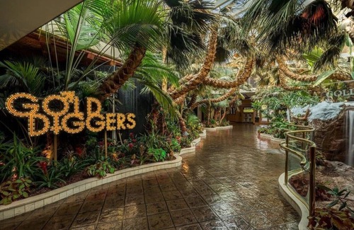 Laughlin House | 2 Units Close to Big Bend of the Colorado! Outdoor Pool, Pets Allowed!