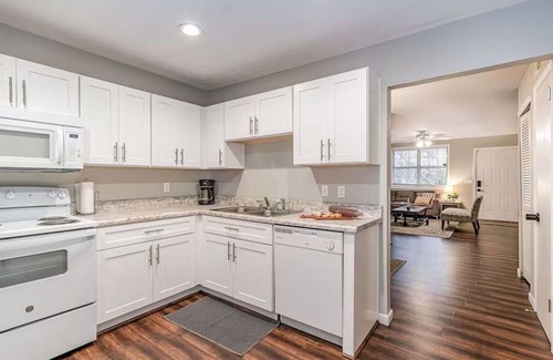 Nashville Condo | 2 Units - Sleeps 16 - Mins. to Downtown/Airport