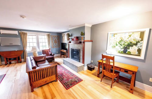 Shawnee On Delaware Hotel | 2 Units | Unwind in a Peaceful Haven | Explore the Beauty of the Poconos