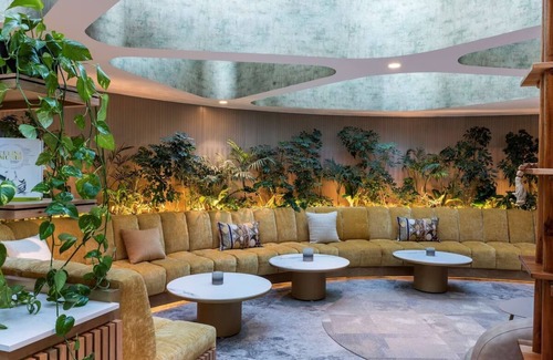 Hipodromo House | 2 Urban Rooms, Hot Tub & Yoga - Steps from Parque México! Valet Parking
