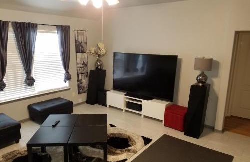 Missouri City House | 2 x Twin beds - close to NRG Medical Center Galleria MD Anderson