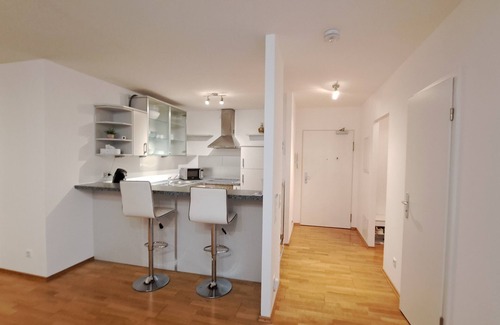 Sendling - Westpark Apartment | 2 Zi Wohnung, Nähe Harras U6/s7, 4-5 Personen
