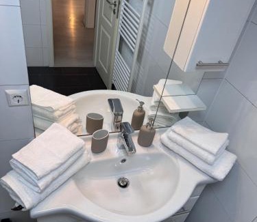 Sundheim Apartment | 2-Zimmer Souterrain Wohnung