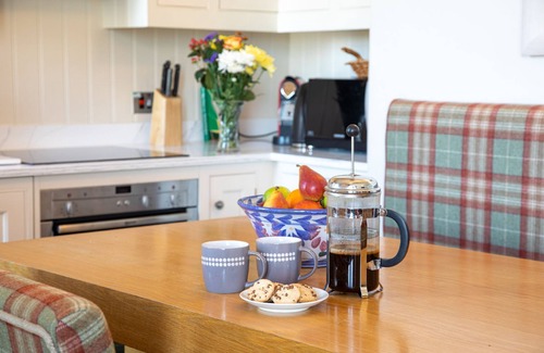 St. Andrews Cottage | 20 Golf Place - an apartment that sleeps 6 guests in 3 bedrooms