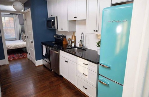 Roanoke House | 20-guest Historic Home Near Downtown|Walkable|Food