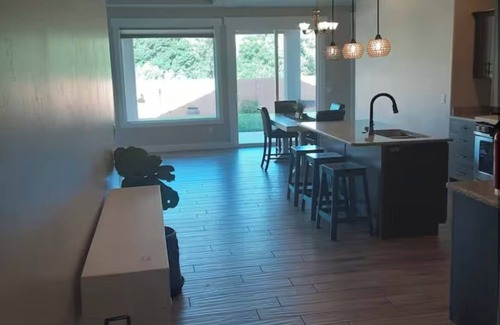 La Verkin House | 20 minute drive to Zion National Park. Located in a quiet neighborhood