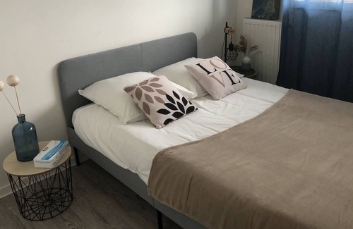 Colombelles Apartment | 20 minutes from the beach apartment with terrace a small haven of peace