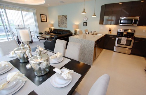 Four Corners House | 20% off 5 Nights or Longer in Orlando