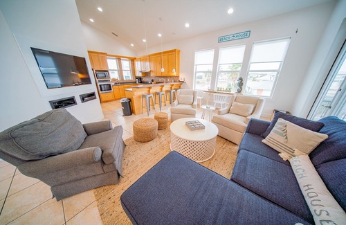 East End House | 20% OFF FALL! Private Pool, Hot Tub & Elevator, Pet Friendly, Gulf View!