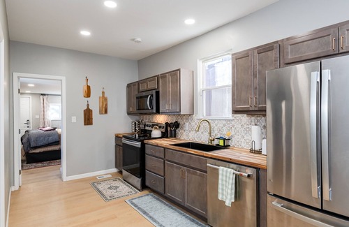 South Park Cottage | 20% OFF Hickory Hideaway! Next to UD! 2 Bed!1 Bath